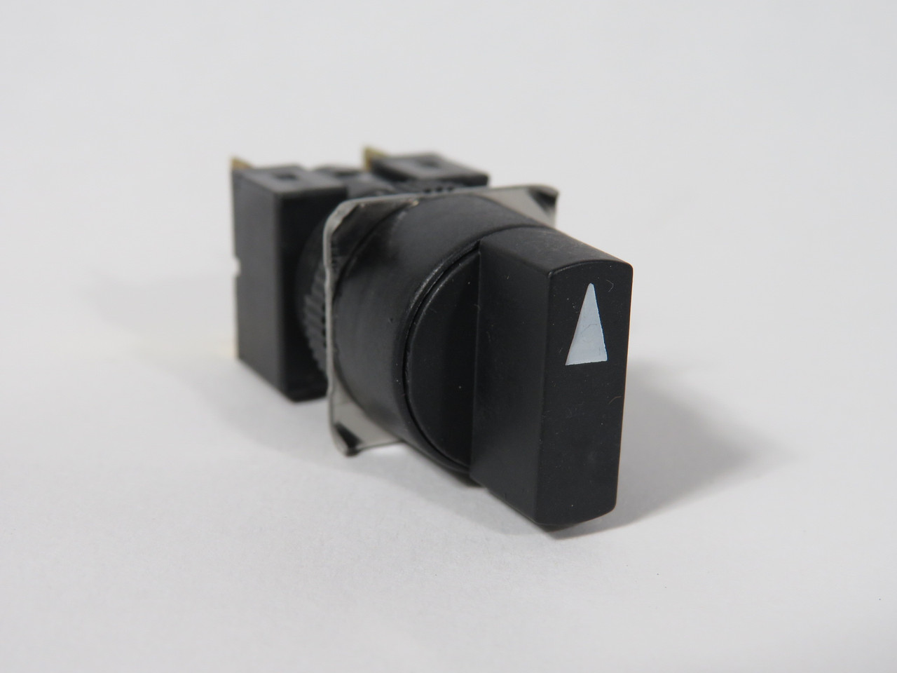 Omron A165ST3M2 Non-Illuminated Selector Switch 3-Pos. Maint. DPDT OPEN BAG NWB