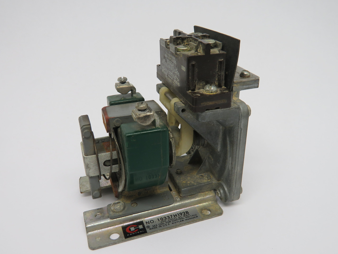 Cutler Hammer 10337H-192B Pneumatic Timing Relay 120VAC Coil USED
