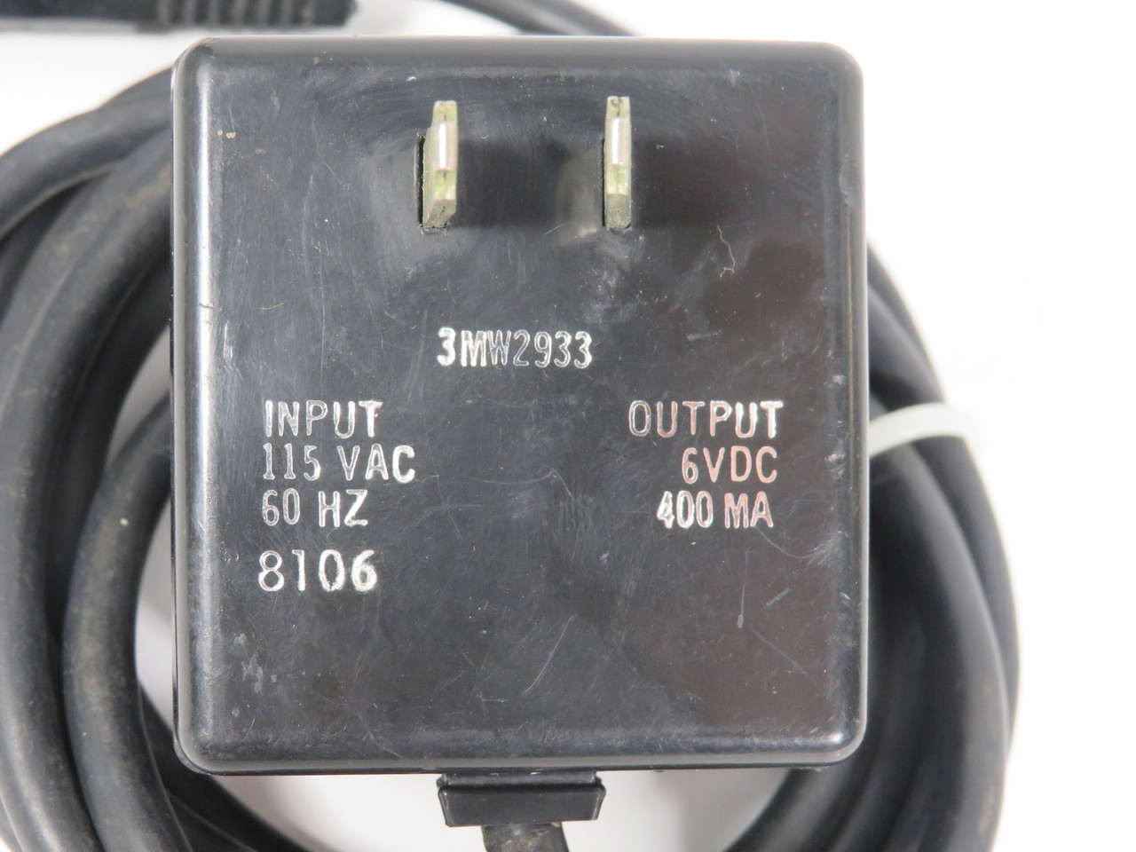 3M W2933 Battery Charger Input: 115VAC 60Hz Output: 6VDC 400mA USED