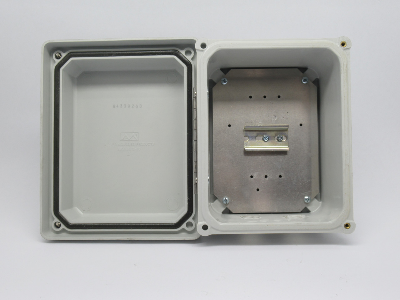 Allied Moulded Products AM864RH Wall Mount Enclosure 8x6x4 MISSING KNOCKOUT USED