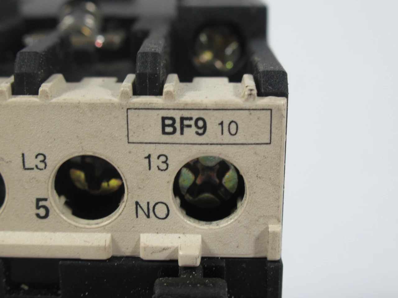 Lovato BF9.10-12060 Contactor 3-Pole 120/110V 60/50Hz 25A USED