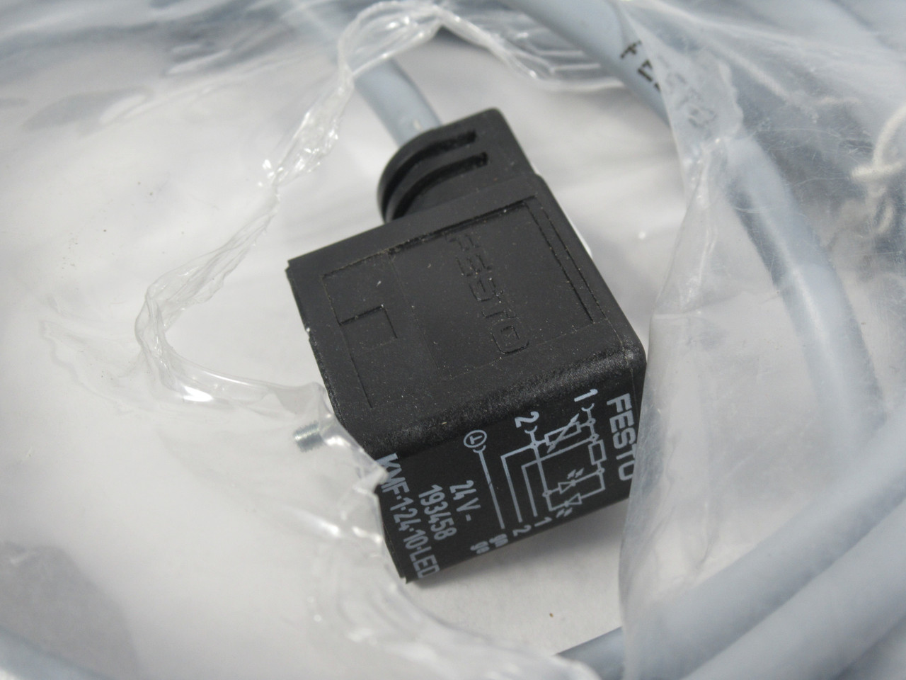 Festo 193458 KMF-1-24-10-LED Plug Socket w/ Cable 10m Length *RIPPED BAG* NWB