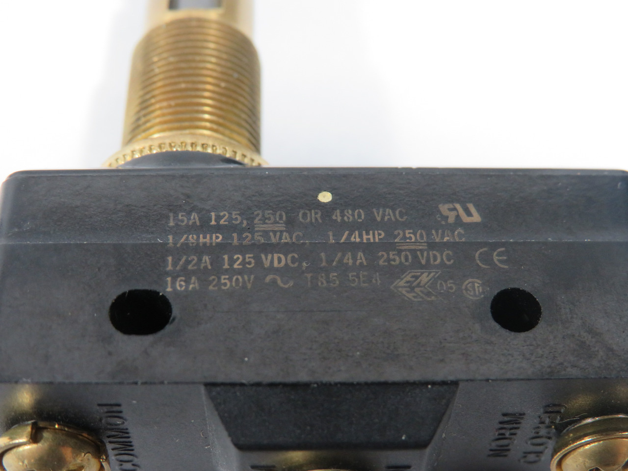 Microswitch BZ-2RQ181-A2 Roller Plunger Limit Switch MISSING NUT NWB