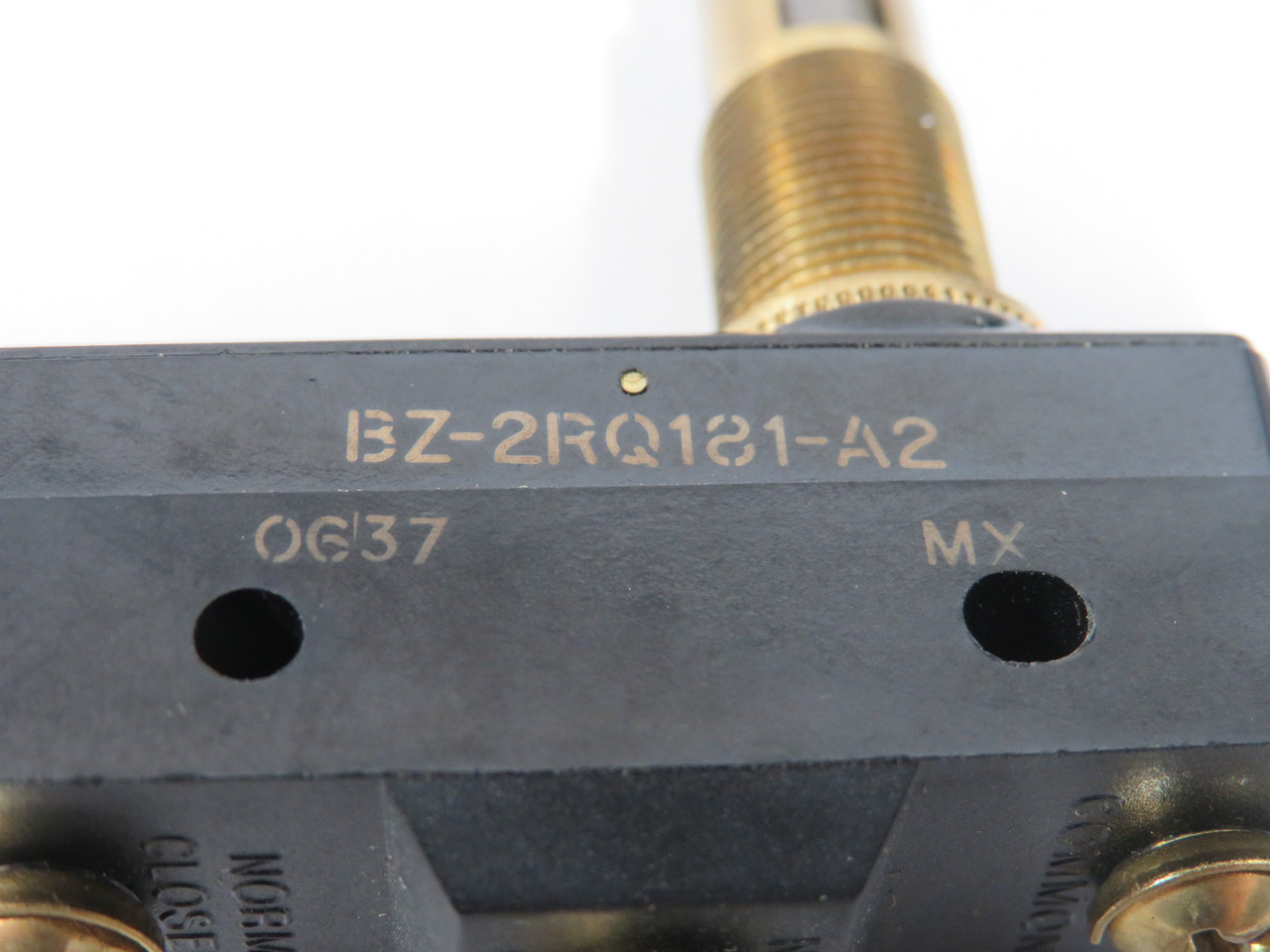 Microswitch BZ-2RQ181-A2 Roller Plunger Limit Switch MISSING NUT NWB