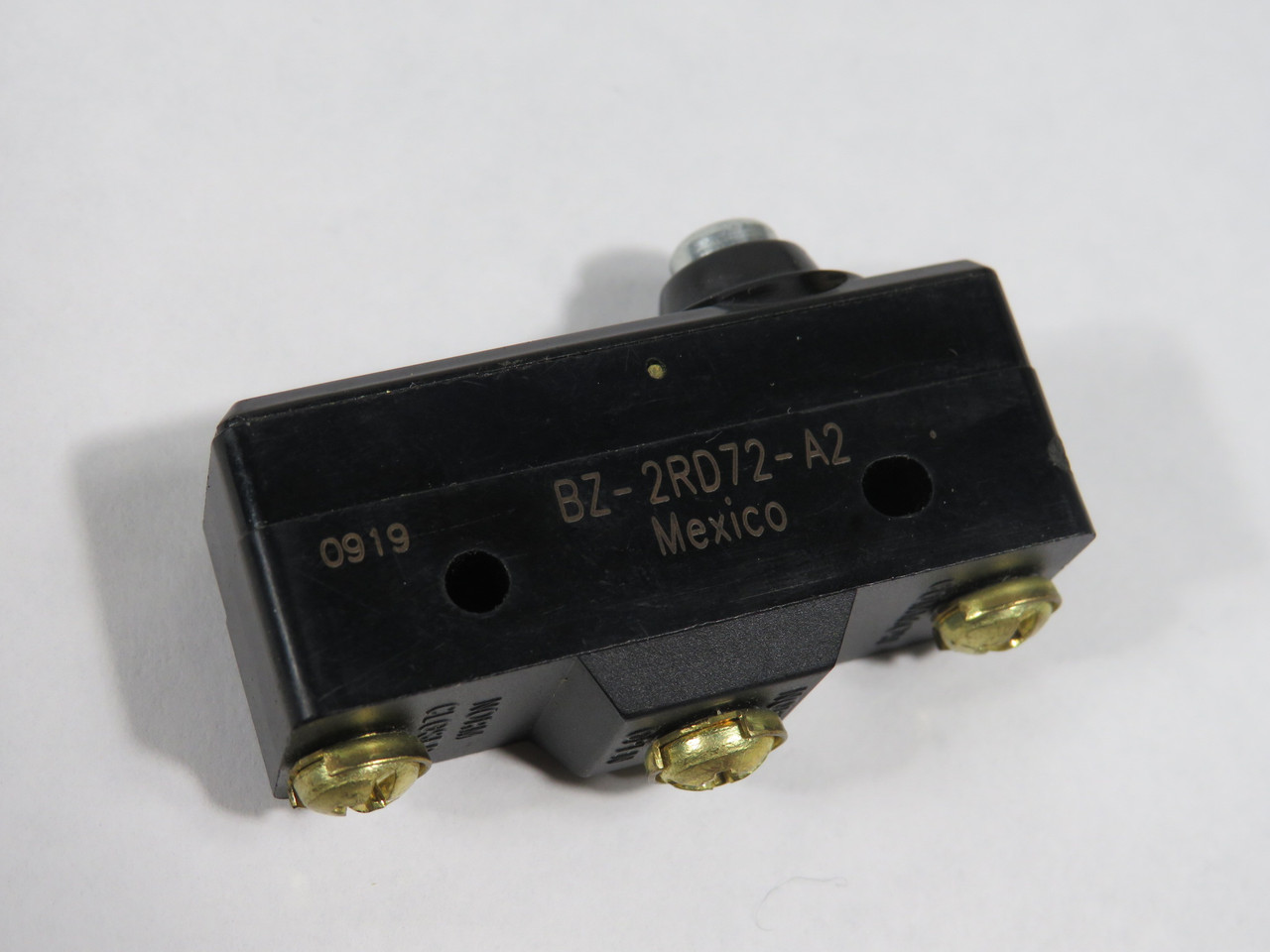 Microswitch BZ-2RD72-A2 Snap Action Pin Plunger Basic Switch 1A@125/250V NOP