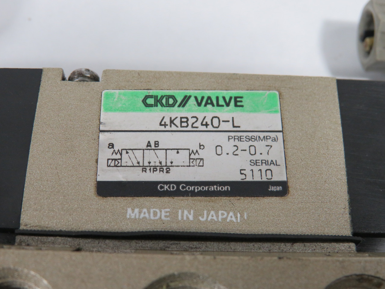 CKD 4KB240-L Solenoid Valve Assembly 110V 0.2-0.7MPa 1/4" NPT USED