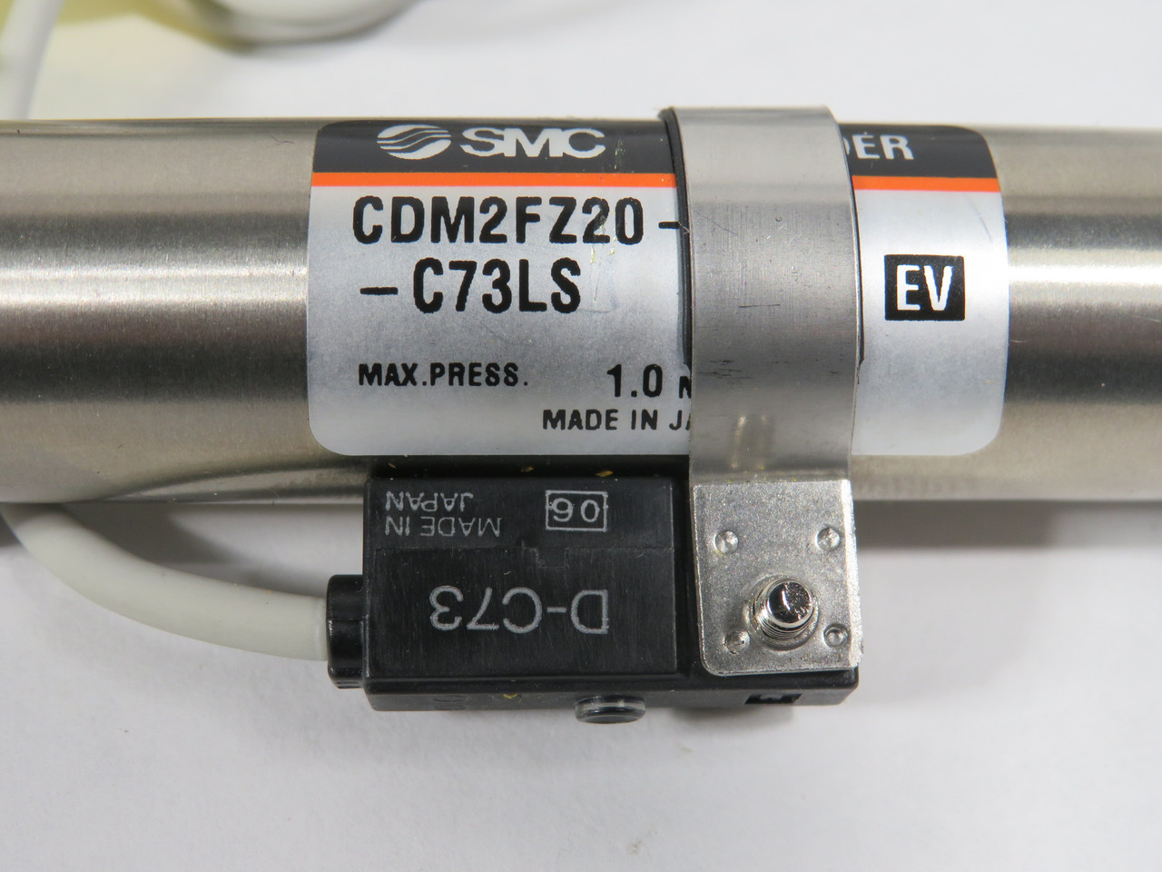 SMC CDM2FZ20-25T-C73LS Air Cylinder C/W Auto Switch 20mm B 25mm S BOX DAMAGE NEW