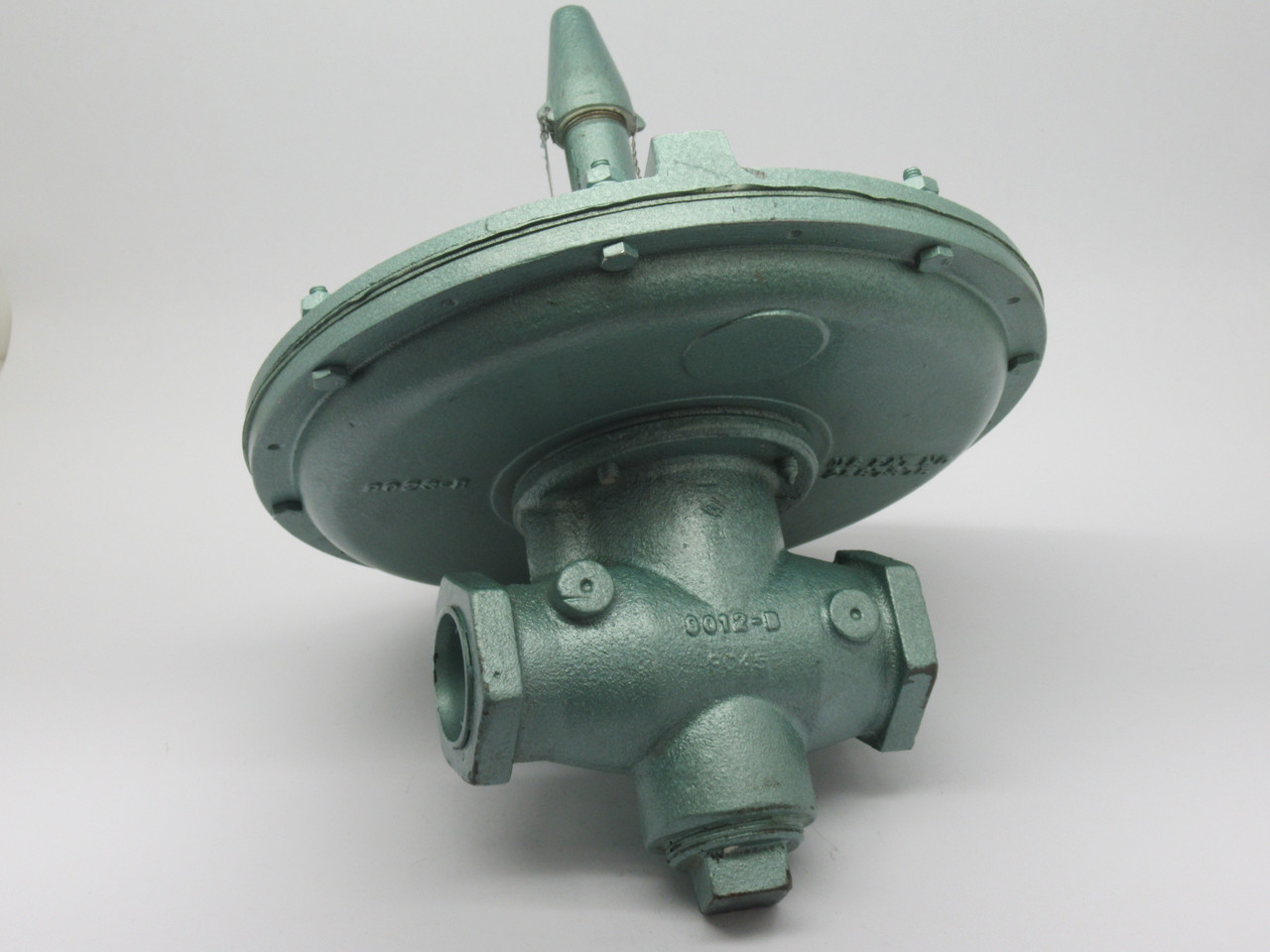 Kemp 12BZR Gas Regulator 1-1/2" Inlet/Outlet 0.1W.C. LF 0.3W.C. FF 300F USED