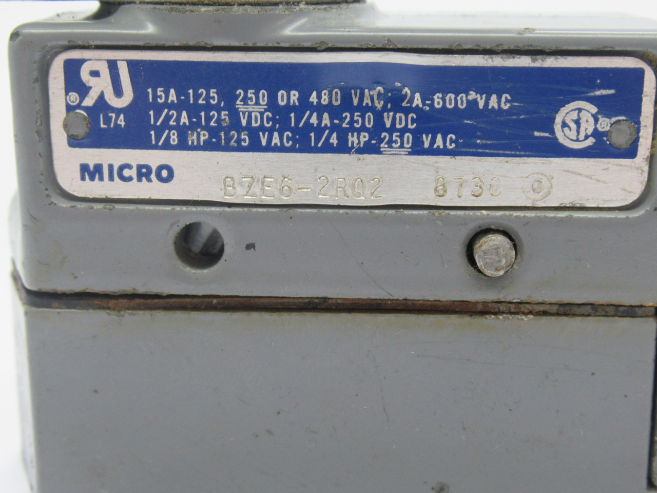 Honeywell BZE6-2RQ2 Micro Limit Switch 15A@125/250/480VAC 2A@600VAC COS DMG USED
