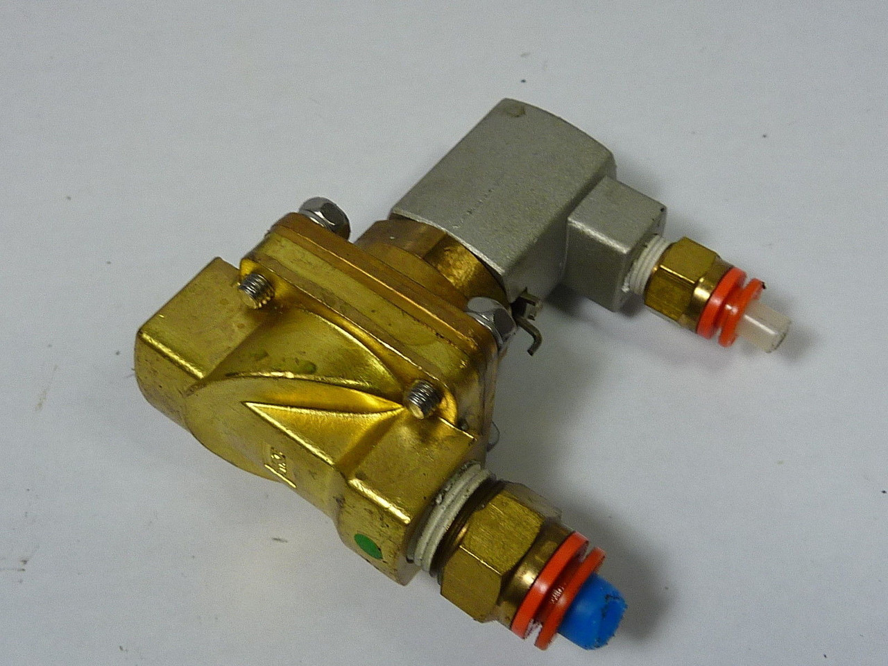 SMC VXA2-260V Pilot Air Valve USED