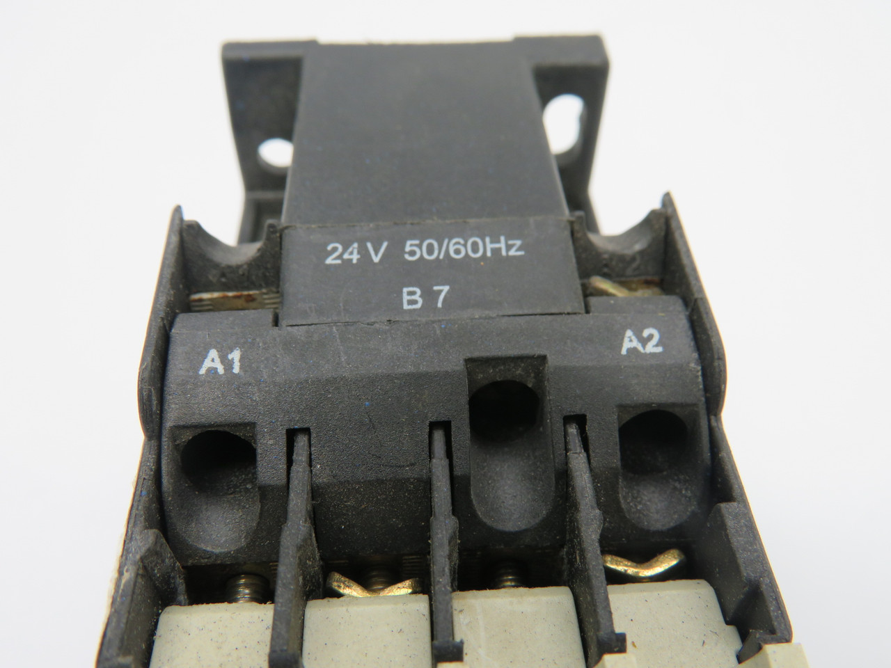 Shamrock TC1-D1201-B7 Contactor 24V 50/60 Hz 12 Amp USED