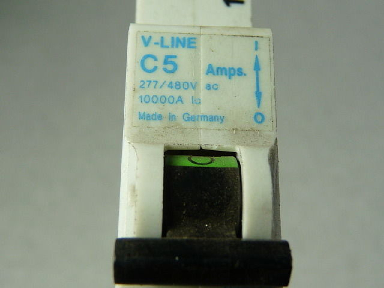 General Electric V07105 C5 V-Line Circuit Breaker 1-Pole 5A 277VAC USED