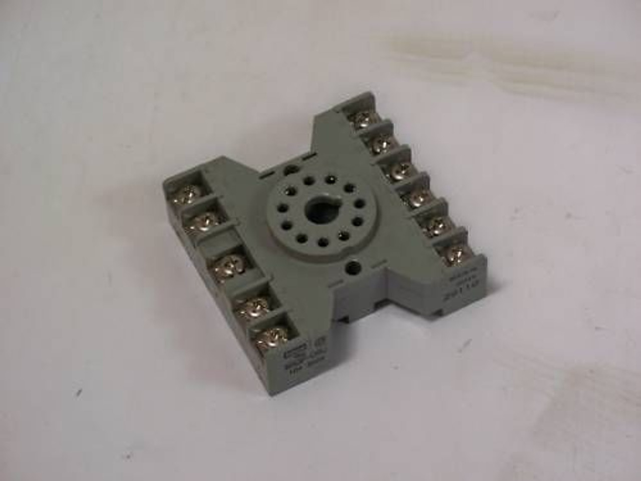 IDEC SR3P-06U 10A 300V Relay Base / Socket USED