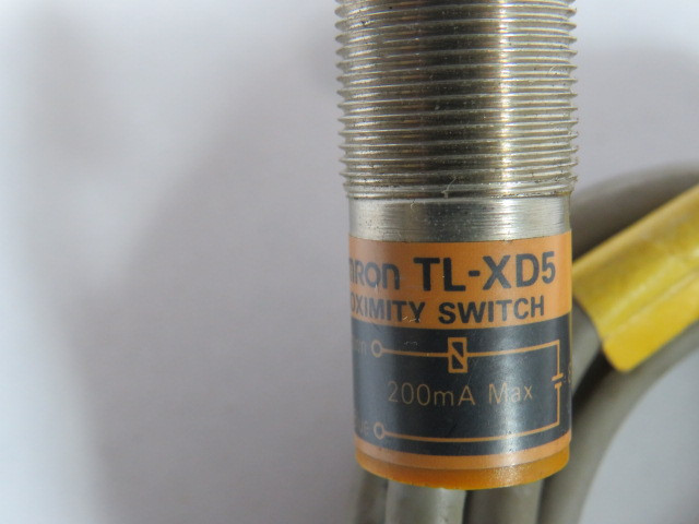 Omron TL-XD5 Proximity Sensor 8-40VDC 200mA USED
