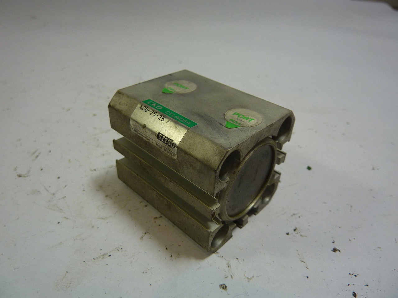 CKD SSD-25-25 Pneumatic Cylinder 25BAR USED