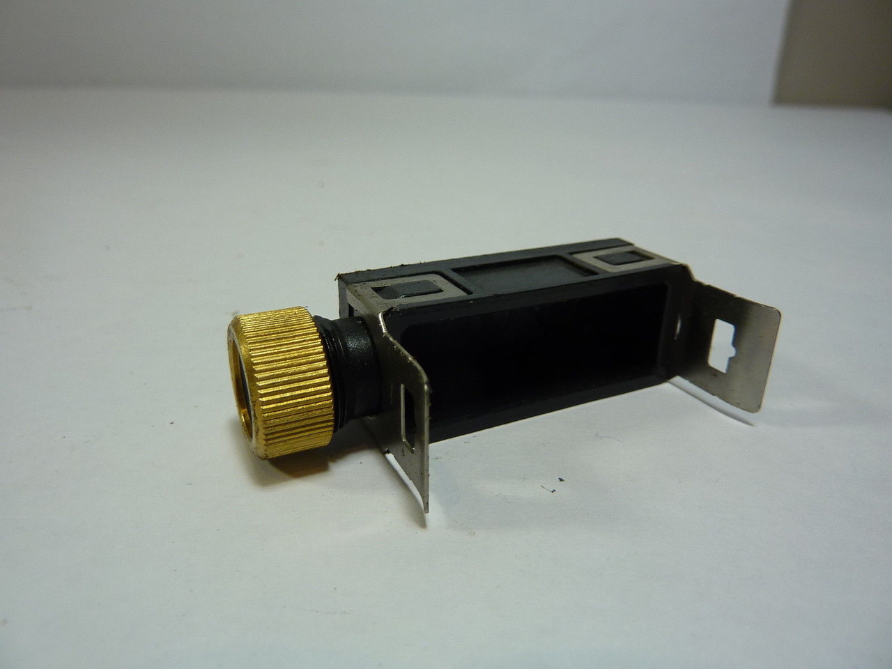 Yamatake SL1-A-Z Limit Switch Mount USED