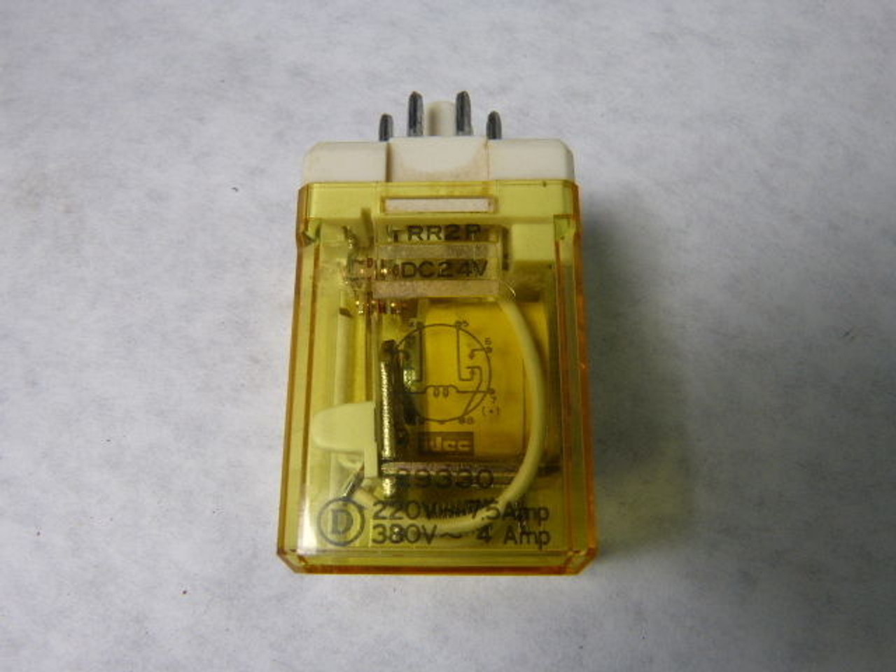 IDEC RR2P Relay 24VDC 220V@7.5A 380V@4A USED