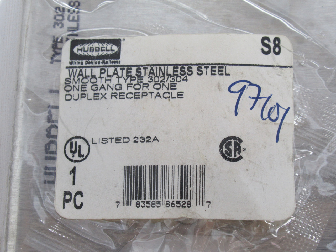 Hubbell S8 Duplex Receptacle Wall Plate 1 Gang RIPPED BAG NWB