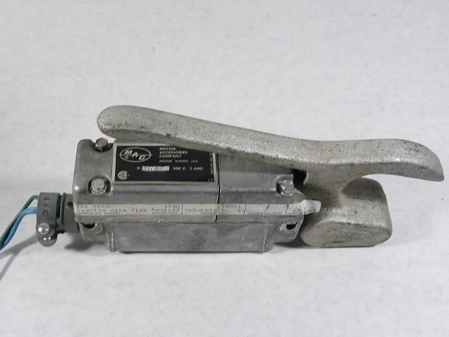 Moline P-1043 P-1043-00C Gate Switch w/ Weight Unit 2A 300V USED