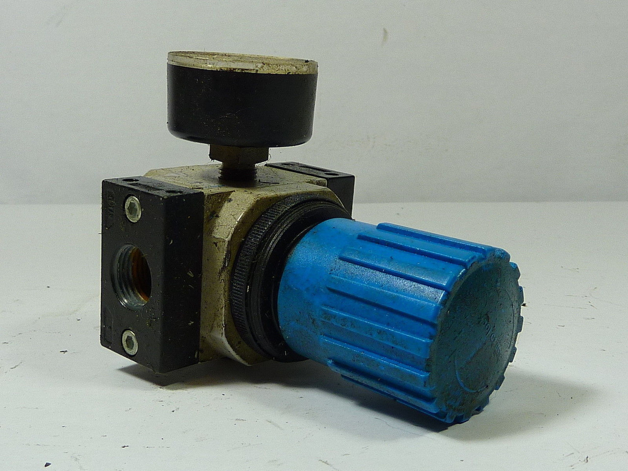 Festo 162586 LR-D7-MIDI Pressure Regulator USED