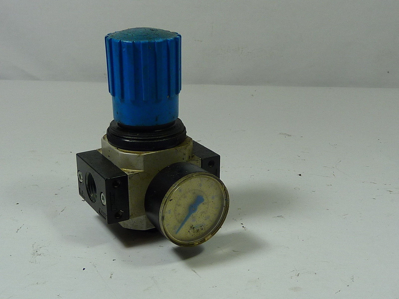 Festo 162586 LR-D7-MIDI Pressure Regulator USED
