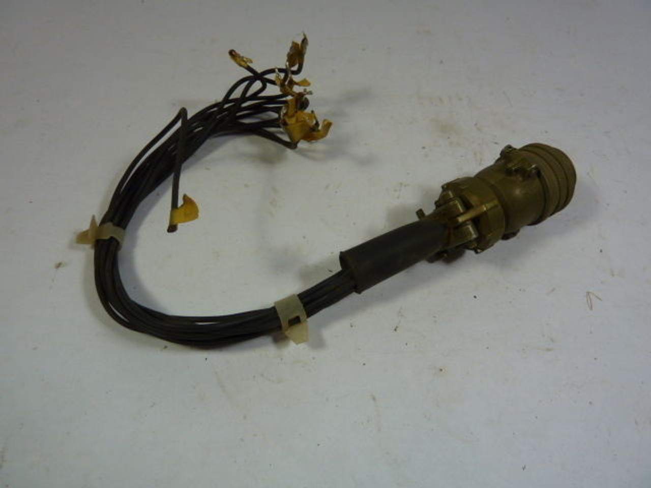 Amphenol MS320GB20 Connector Plug USED