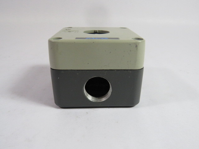 MCG MC1M Control Station 10A 500VAC USED