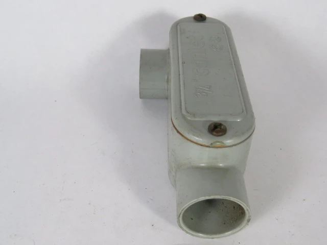 Canlet LR-3/4 Conduit Body Type LR 3/4" NPT 2-Hole USED