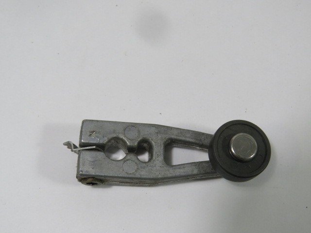 Honeywell LSZ51A Limit Switch Roller Lever Arm .75" Dia .25" W USED