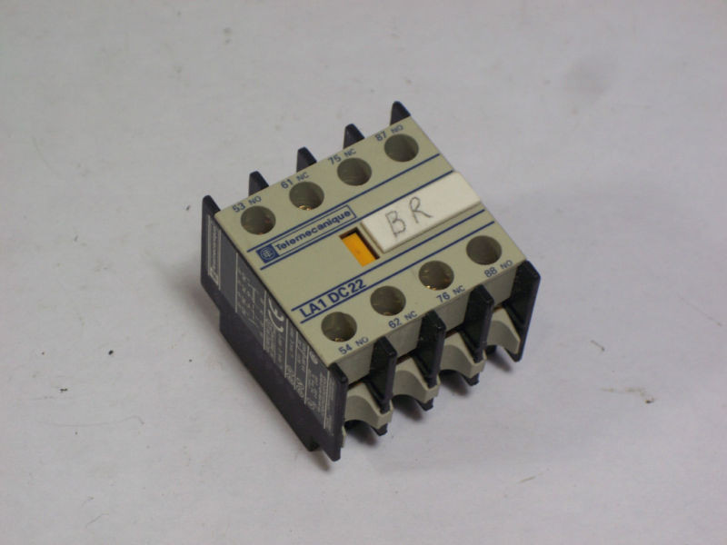 TELEMECANIQUE LA1-DC22 RELAY BLOCK USED
