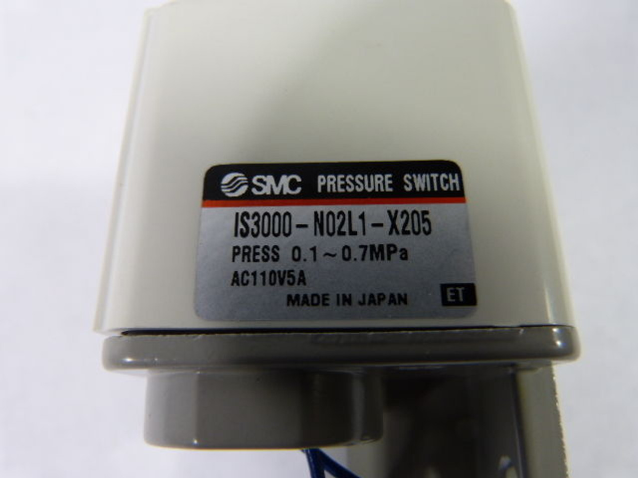 SMC IS3000-N02L1-X205 Pressure Switch  psi Display ! NEW !