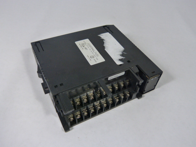 GE Fanuc IC693MDL740C Output Module 16pt 12/24VDC 0.5A *Missing Door* USED