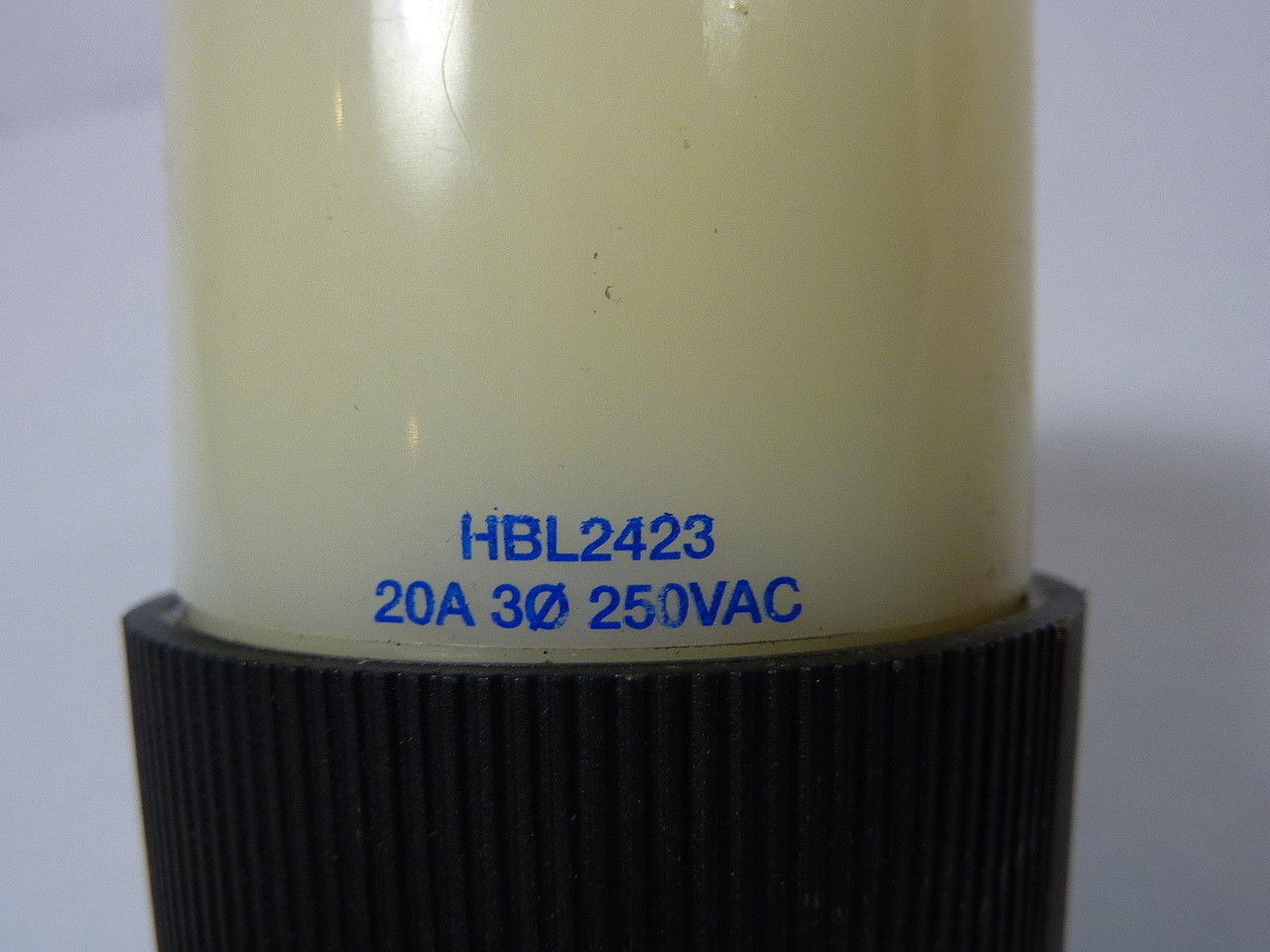 Hubbell HBL2423 Twist-Lock Connector 20A 250V 3P 4W NO WIRE CLAMPS USED
