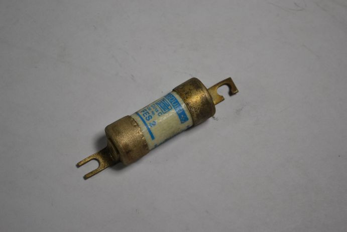 Gould Shawmut FES-2 Open Hole Bolt On Fuse 2A 600V USED