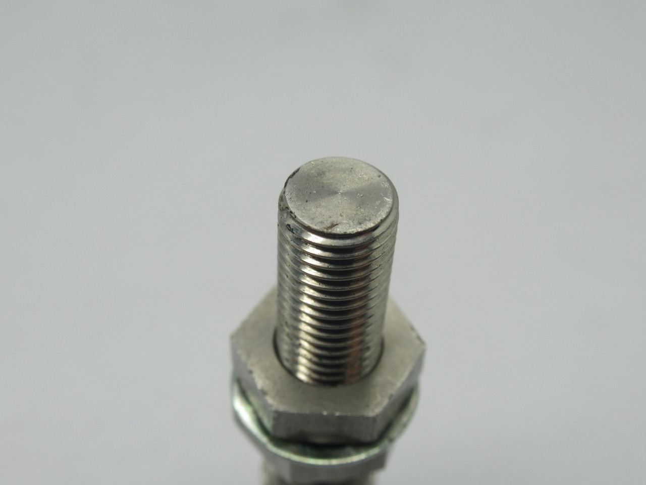 Omron E2FM-X1R5B1-M1 All-Stainless Housing DC Proximity Sensor 1.5mm Range USED