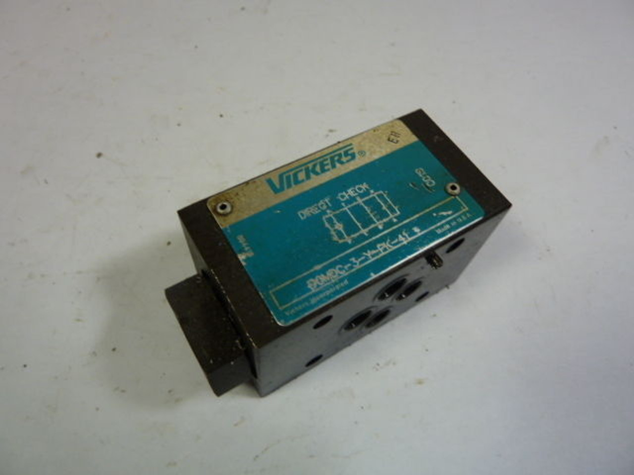 Vickers DGMDC-3-Y-PK-41 Valve Manifold 1 Bar USED