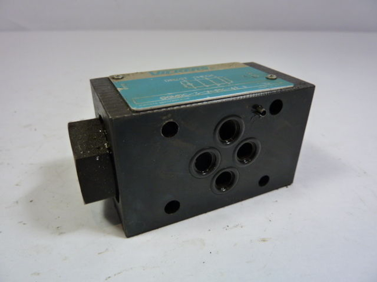 Vickers DGMDC-3-Y-PK-41 Valve Manifold 1 Bar USED