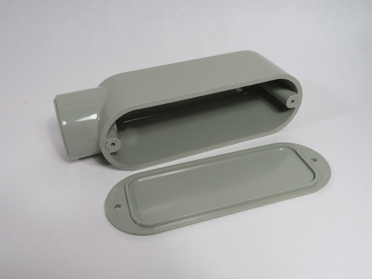 Kraloy E20715 Conduit Body 1-1/2" w/ 1-1/4” Cover *No Screws/Dmg Gasket* NOP