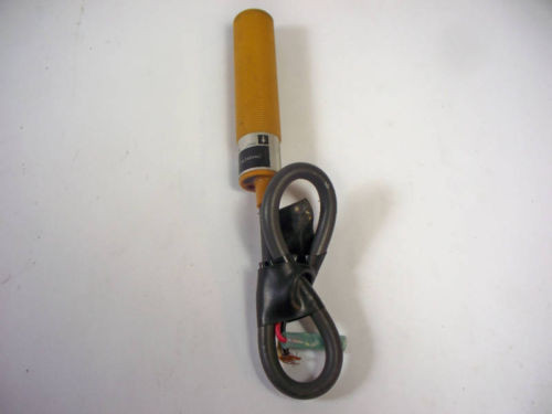 Omron E3F-3DZ1 Proximity Switch USED