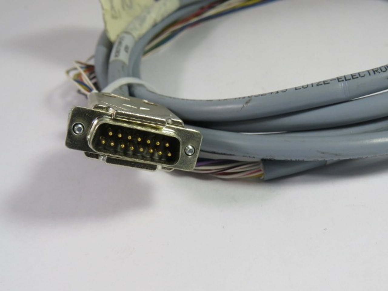 Amphenol DAP15P065TXLF D-Sub Connector 15Pin 1000Vrms 50Hz Rating 8’10” L USED