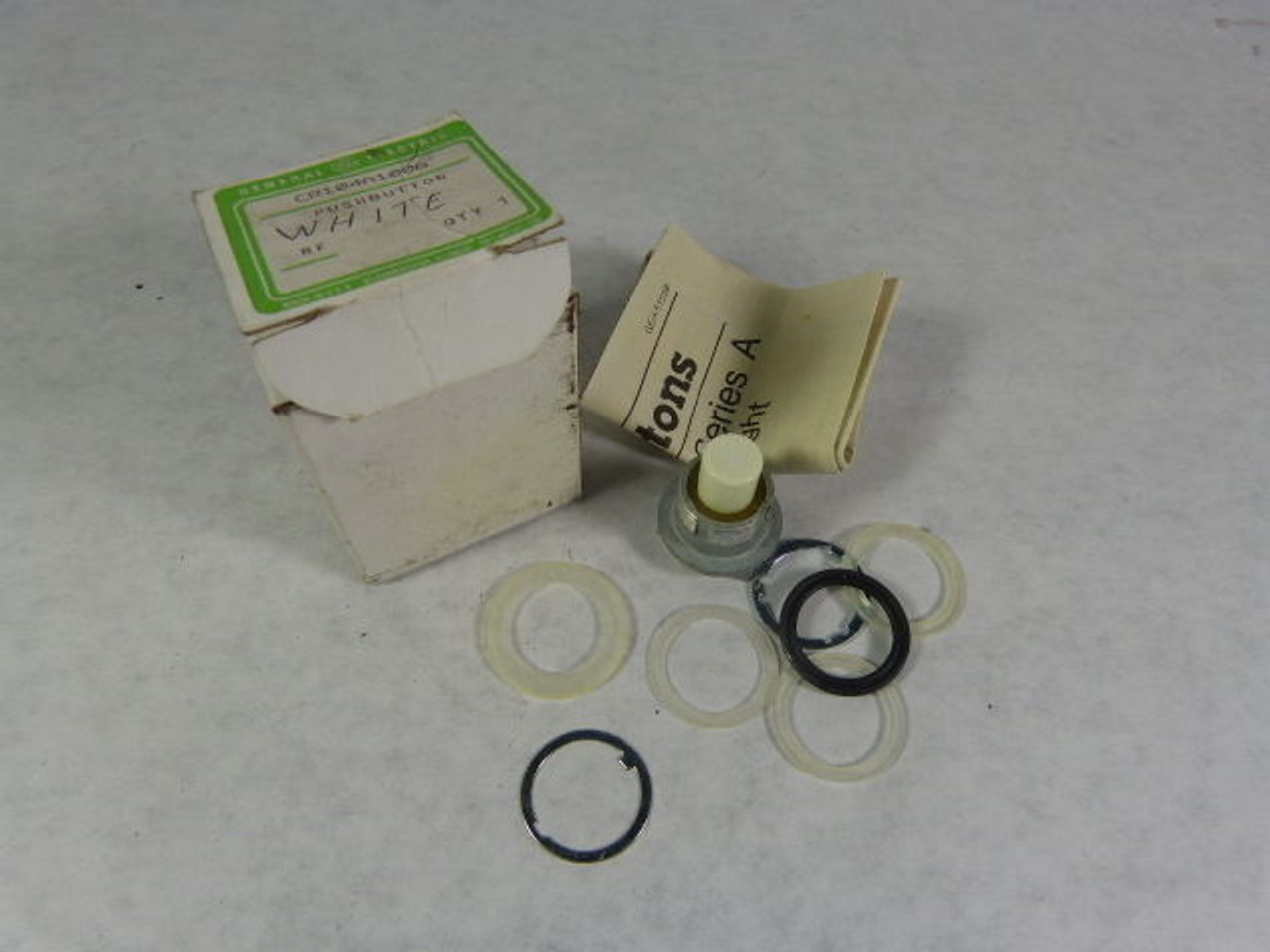 General Electric CR104A1006 Pushbutton - White ! NEW !