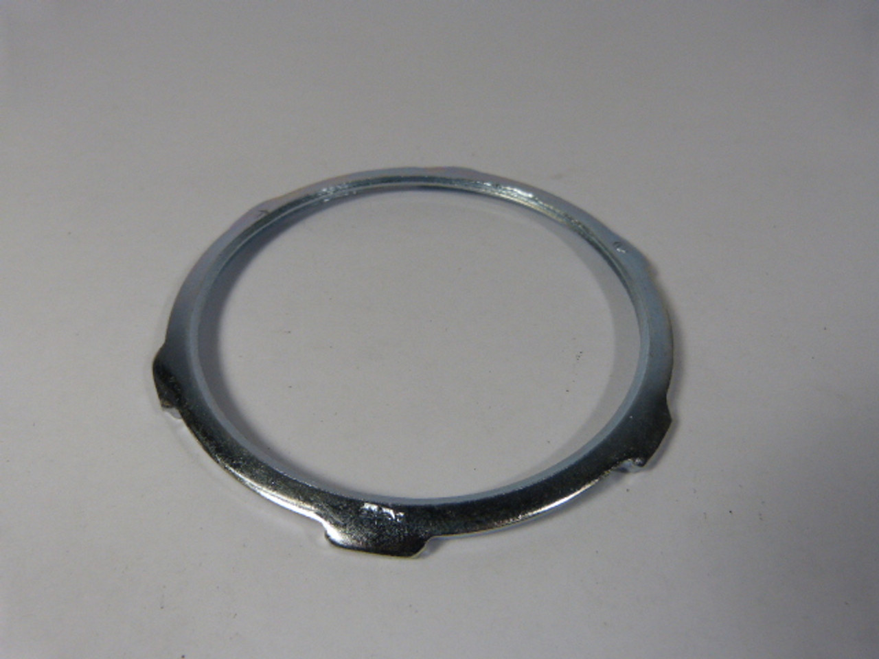 Iberville CI1732 Conduit Locknut 4Inch ! NOP !