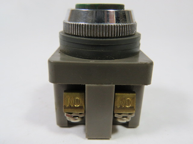 IDEC ABN111G Push Button 5A 125V 1NO 1NC Green Flush USED