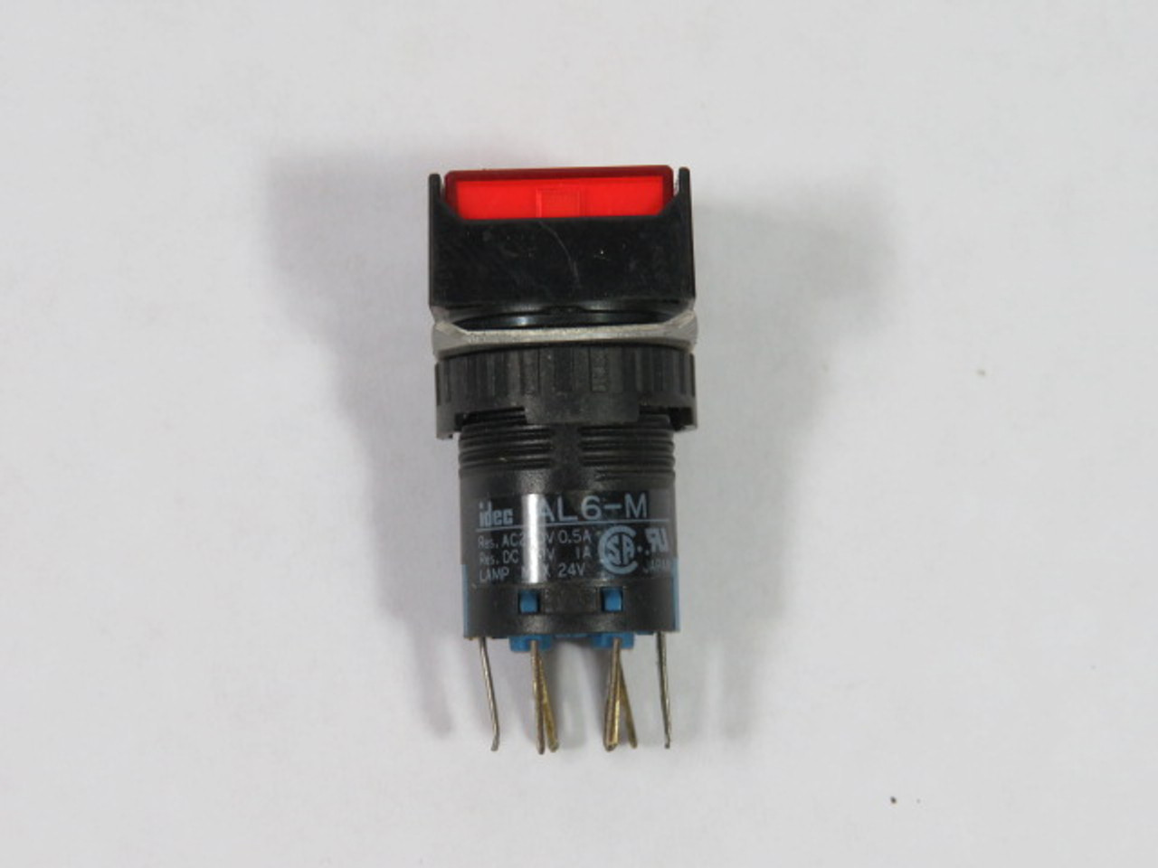 IDEC AL6Q-M14R Push Button 24V 0.5A Red Flush USED
