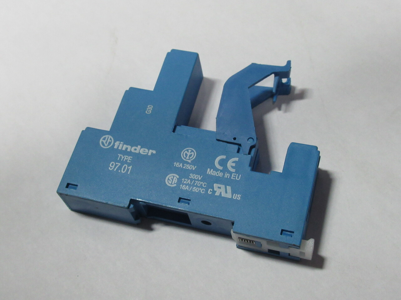Finder 97.01.SPA Socket Din-Rail Panel Mount Screw Terminal USED