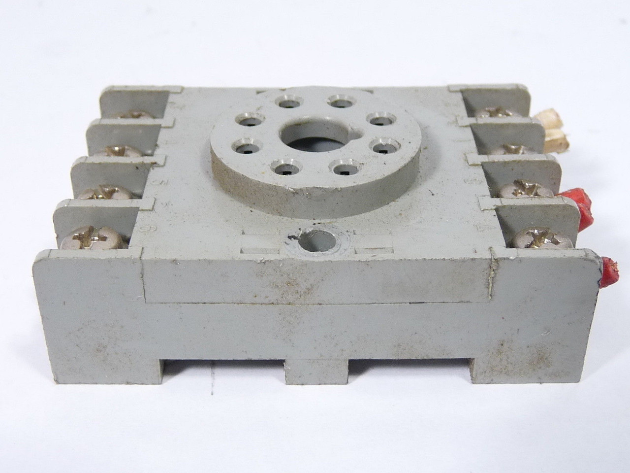 Square D 8501-NR51 Relay Socket 8Pin Screw Mount 10A 300V USED