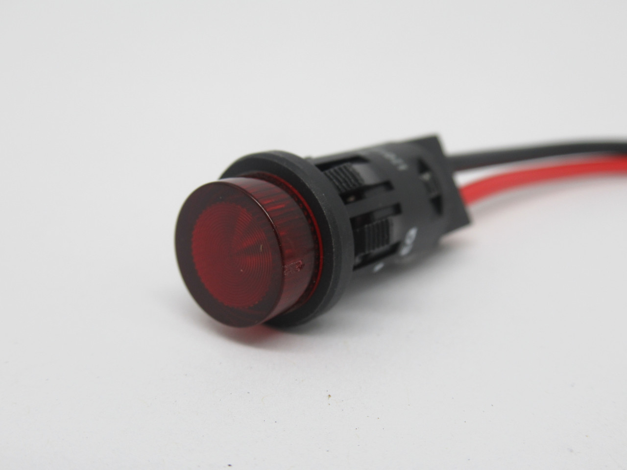 Allen-Bradley 800L-12L10R 120 VAC RED 12MM Indicator Light USED