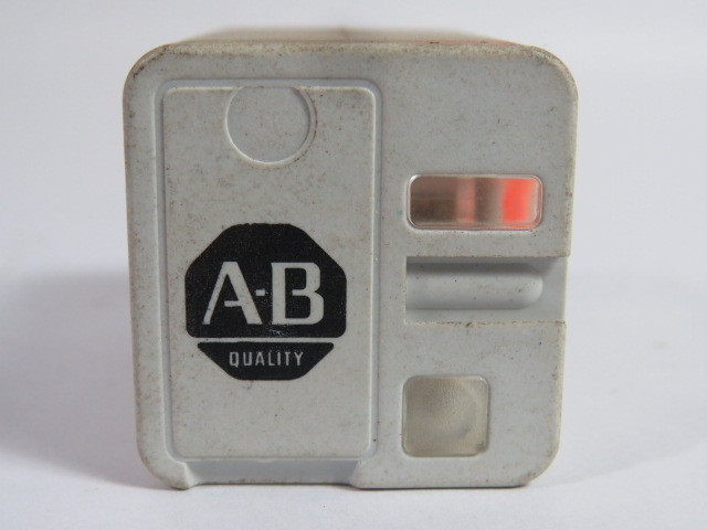 Allen-Bradley 700-HB33Z24 Series A Relay 24VDC USED