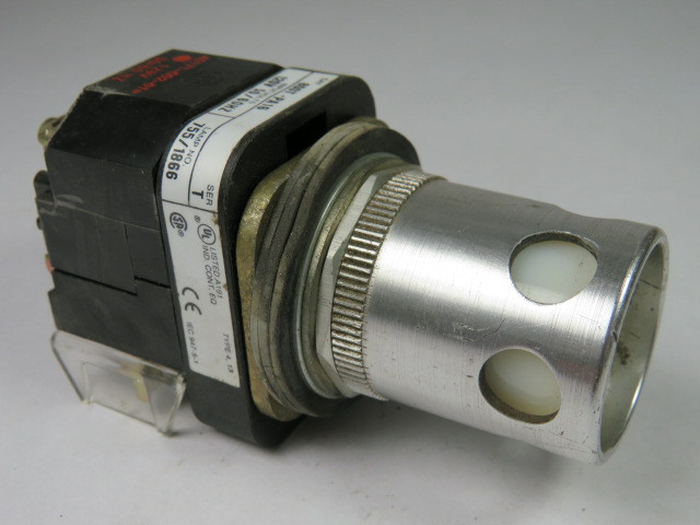 Allen-Bradley 800T-PA16W Ser T Push Button 120VAC 50/60Hz White 1NO 1NC USED