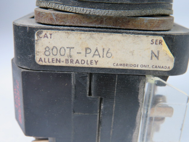 Allen-Bradley 800T-PA16G Ser N Push Button 120VAC 50/60Hz Green 1NO 1NC USED